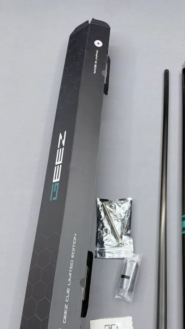 Geez carbon fiber break cue – CB Series Tank 12.8mm (sport grip, like new)